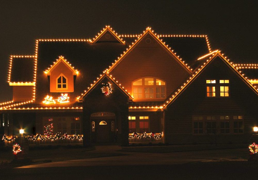 HOME-WITH-HOLIDAYLIGHTING-TIF