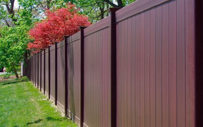 Mahogany-PVC-VInyl-Privacy-Fence-From-Illusoins