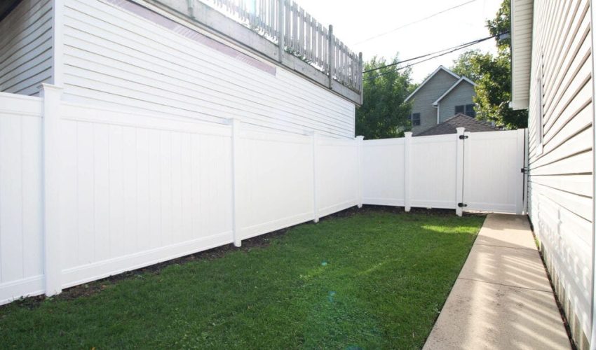 new-white-vinyl-fence-7